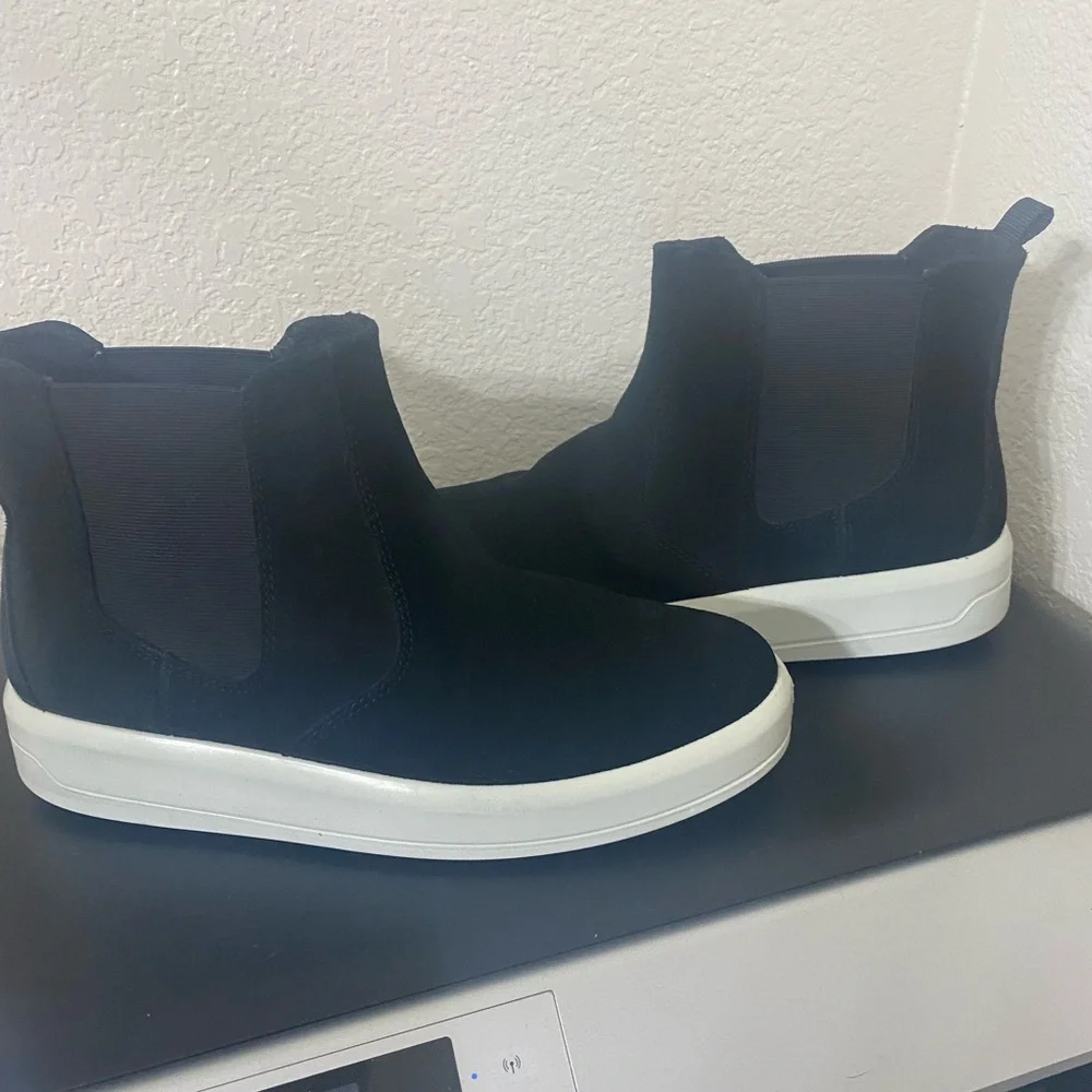 Ecco women Black Suede Chelsea Sneaker Boots - Casual Slip-On size 37 USA 7.5